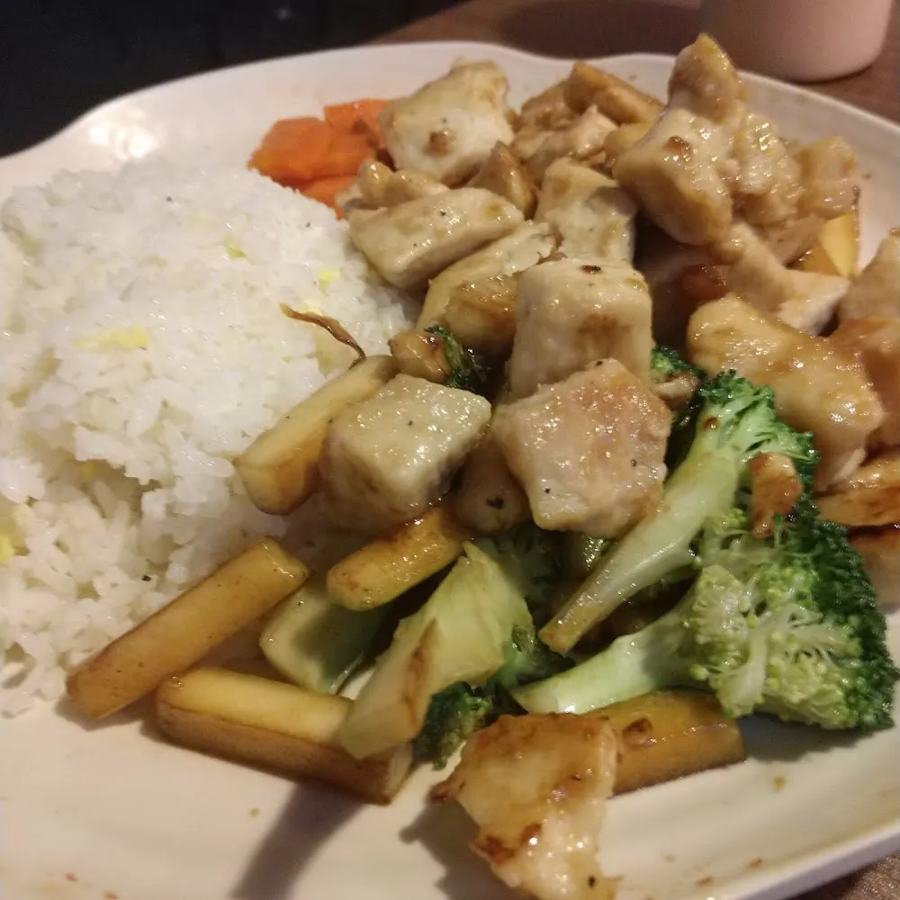 Hibachi Chicken w Broccoli